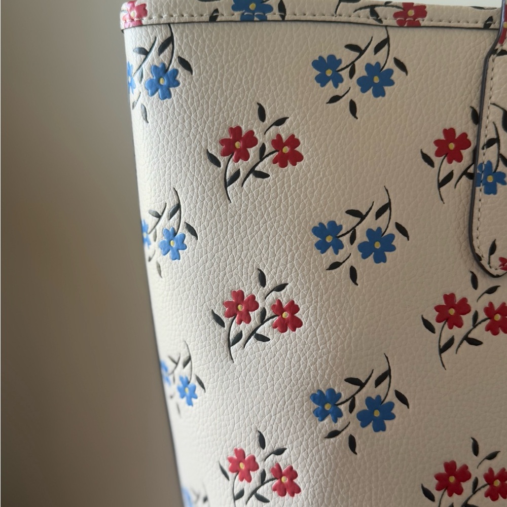 Coach White Leather Bag with Red and Blue Floral Design - Picture 5 of 11